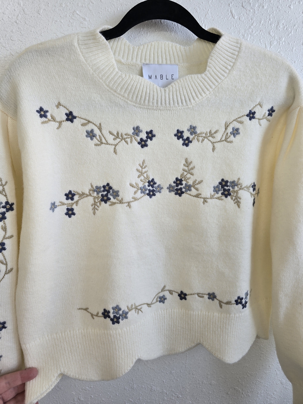 MABLE Small Cream Floral Embroidered Scalloped Hem Cropped Sweater - Picture 5 of 9